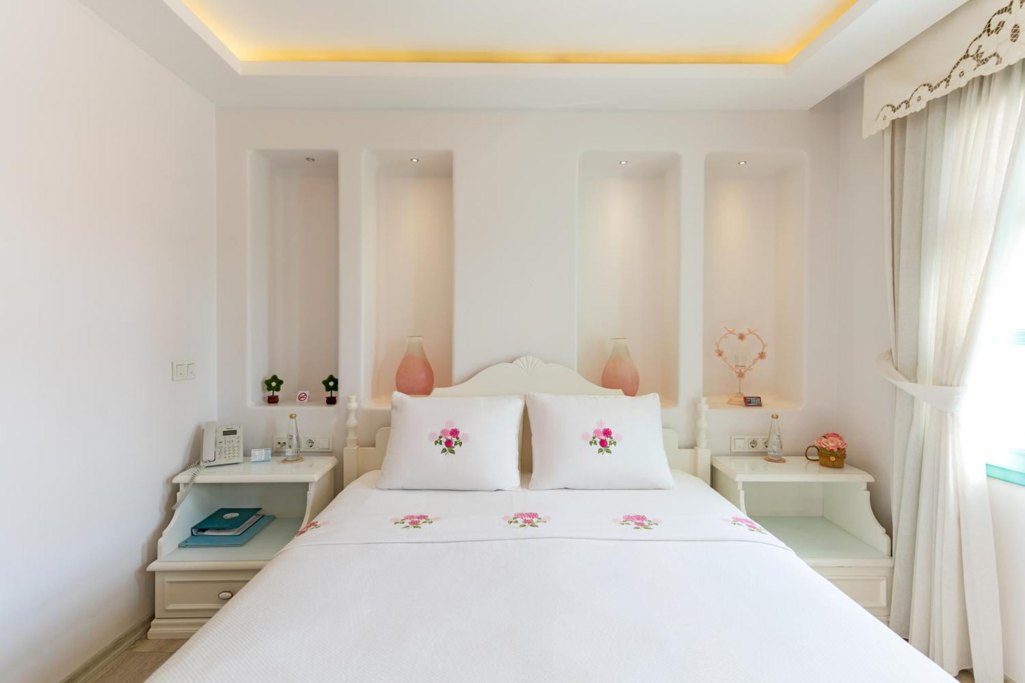 Sigacik Gardenya Buti̇K Otel Exterior photo