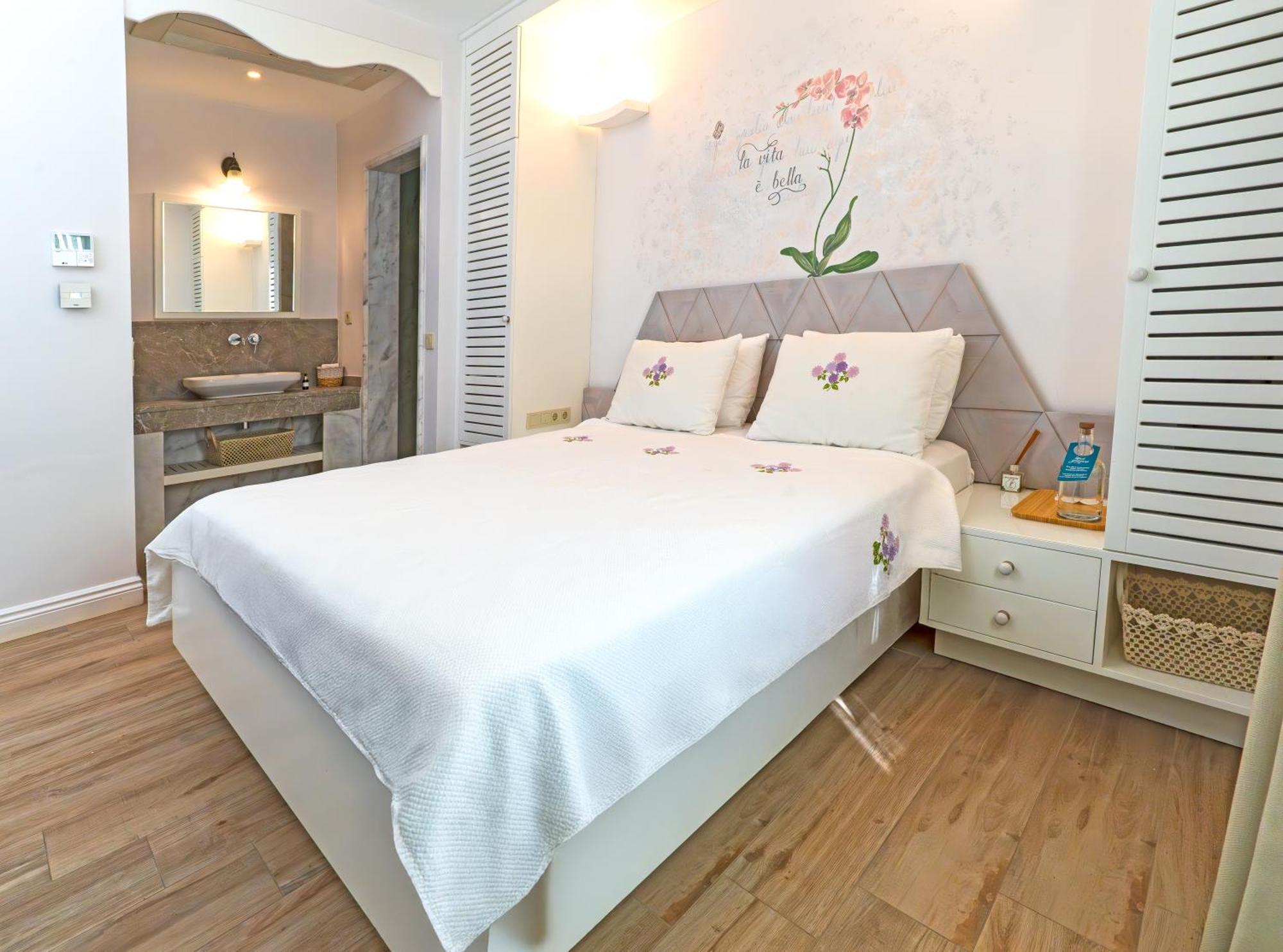 Sigacik Gardenya Buti̇K Otel Exterior photo